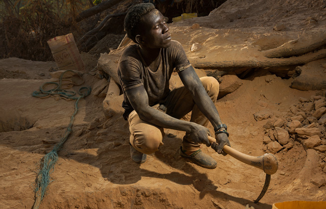 Most of the miners are young men who come from all over Guinea and further: Mali, Liberia, Sierra Leone, Burkina Faso...