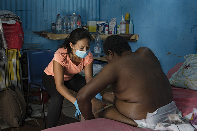 The paramedical care provided by physiotherapists like Pauline play a major role in access to care, especially for isolated bedridden people. Mayotte - 2021