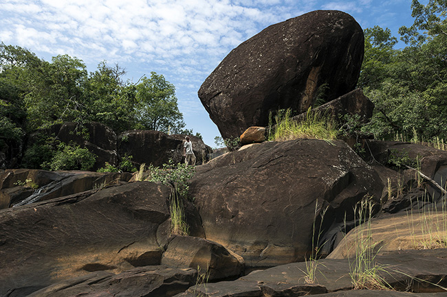 Even local guides in the Moyen-Bafing National Park in Guinea, who are originally from the region and accustomed to this kind of topography, are impressed by the most unusual geological formations.